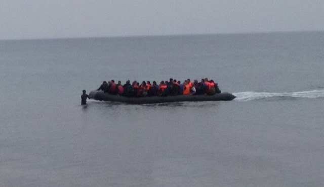 Άρχισε να υλοποιεί το σχέδιο του ο Ερντογάν – 300 λαθρο μετανάστες μέσα σε 6 ώρες στη Λέσβο – «Απόβαση» σε όλο σχεδόν το μήκος των ακτών του νησιού