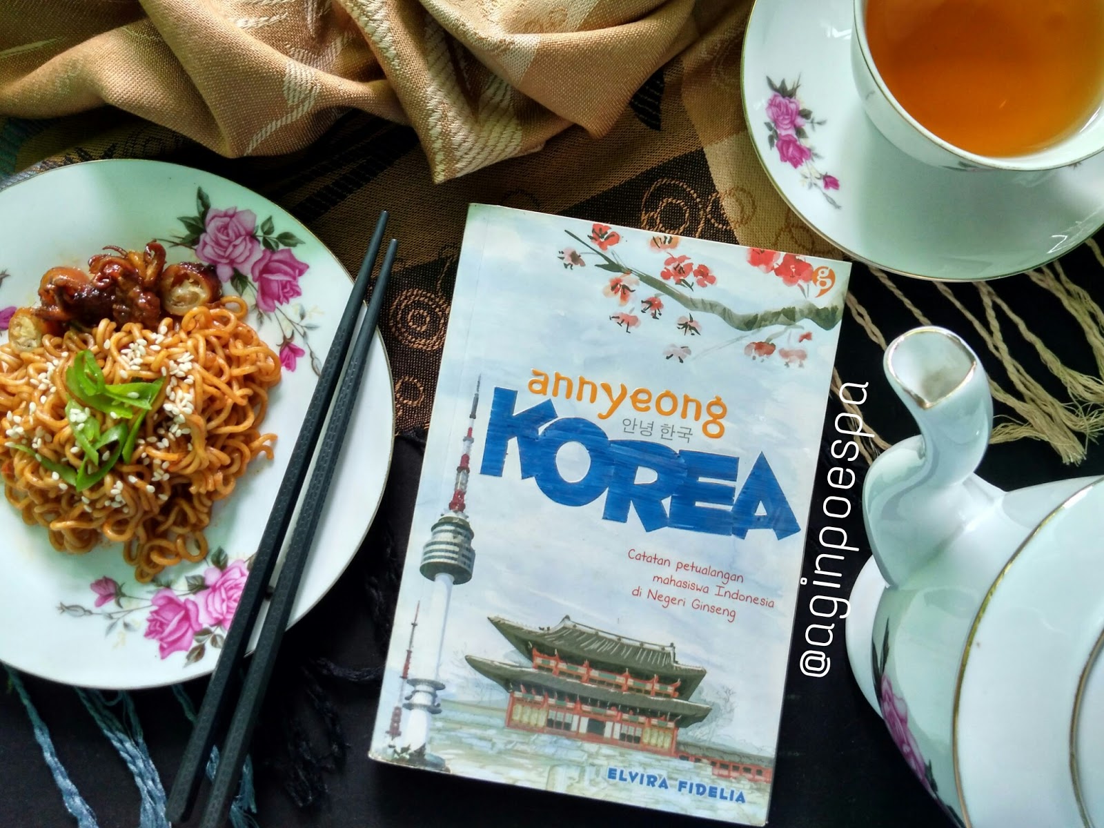 BookReview Annyoeng Korea by Elvira Fidelia