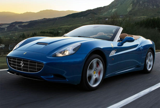 Aesthetically the Ferrari California 2013 isn't that different as compared