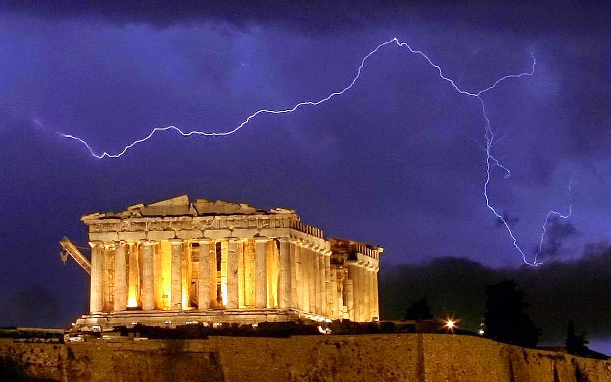 Έρχεται βροχή, έρχεται μπόρα...