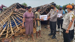 Kapolres Indramayu Berikan Bansos Terhadap Korban Bencana Rumah Roboh