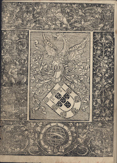 Armas do príncipe Dom João no Cancioneiro geral, a quem Garcia de Resende dedicou tal obra. Perceba-se que este desenho foi tirado do Livro da nobreza e perfeição das armas.