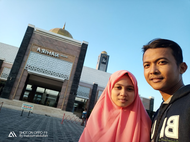 Foto Selfie di Masjid Namira terbalik