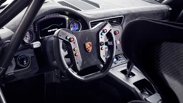 Porsche 935 2019 Interior