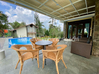 Villa KNCN ( Private Pool Halaman Luas ) Istana Bunga Lembang