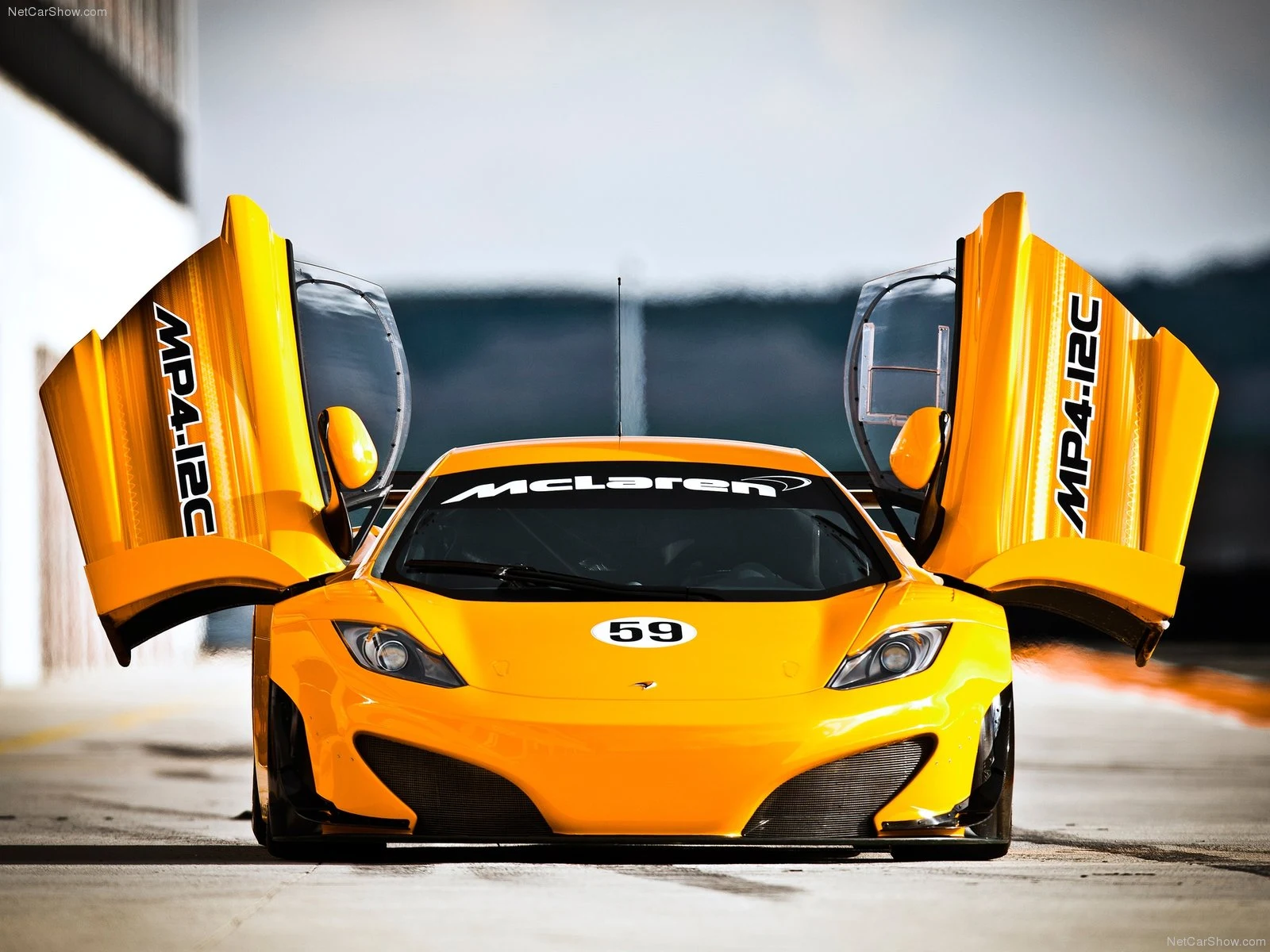 Hình ảnh siêu xe McLaren MP4-12C GT3 2011 & nội ngoại thất