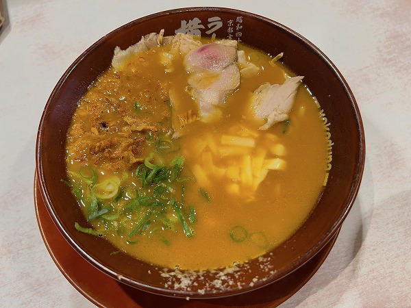 ラーメン横綱 寝屋川店のチーズカレーラーメン