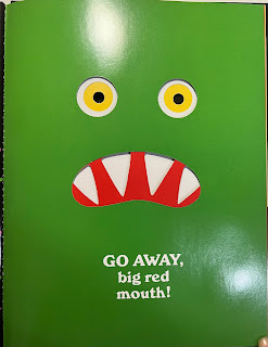 Go Away, Big Green Monster!是凱迪克金獎作家Ed Emberley為幼兒所繪製的。整本書以黑色為主要背景色，跟一般明亮繽紛的童書風格迥異。有聲書歌曲以輕快的旋律配合，清亮的伴奏搭配怪獸粗啞的聲音又是一個強烈對比，真是一本幼兒學五官學顏色的經典之作。