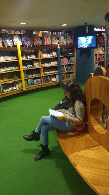 Livrarias investem em espaço reservado para a criançada, aumentando a vontade dos pequenos à leitura.