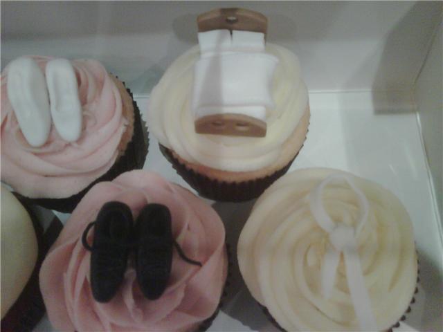 wedding gown cupcakes