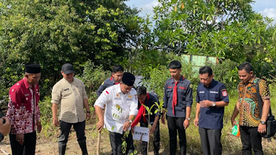 BRIMPALS FH UMP Ajak Bupati Banyuasin Tanam Bibit Pohon dan Sebar Beni Ikan