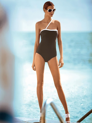 Flavia de Oliveira hot in Goldenpoint sexy bikini model