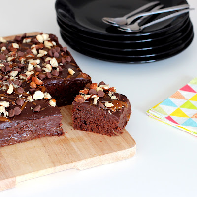 Illustration Poke Cake Chocolat & Confiture de Lait