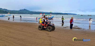 pantai di Tulungagung