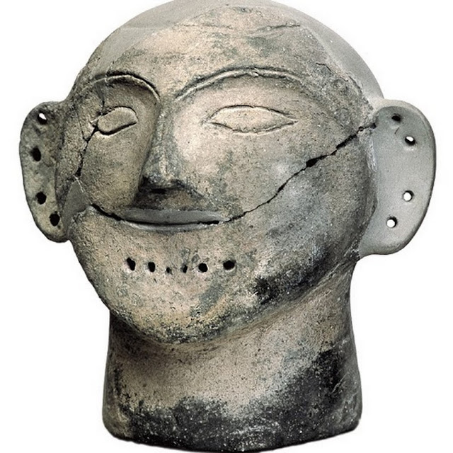 Глиняная голова размером с человека найдена в Варненском некрополе
