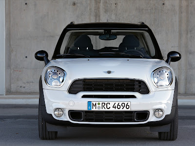 2011 Mini Countryman Front View