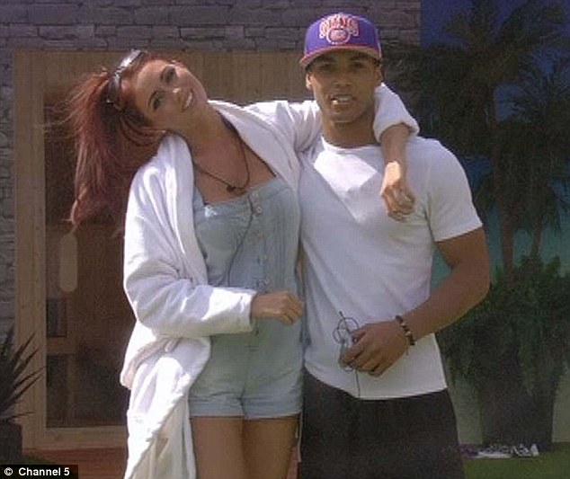 Oct factsget all the factsget Biggest fansite for new essex girl amy childs 