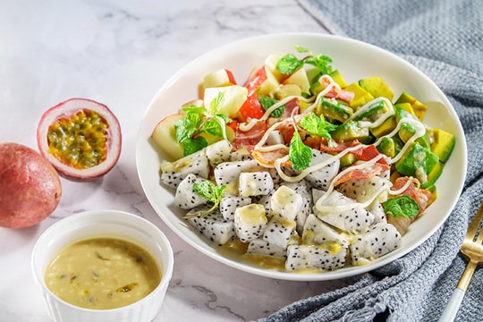Salad thanh long chanh dây