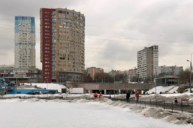 Балаклавский проспект, Большой Чертановский пруд, жилой комплекс «Горизонт», станция метро Чертановская