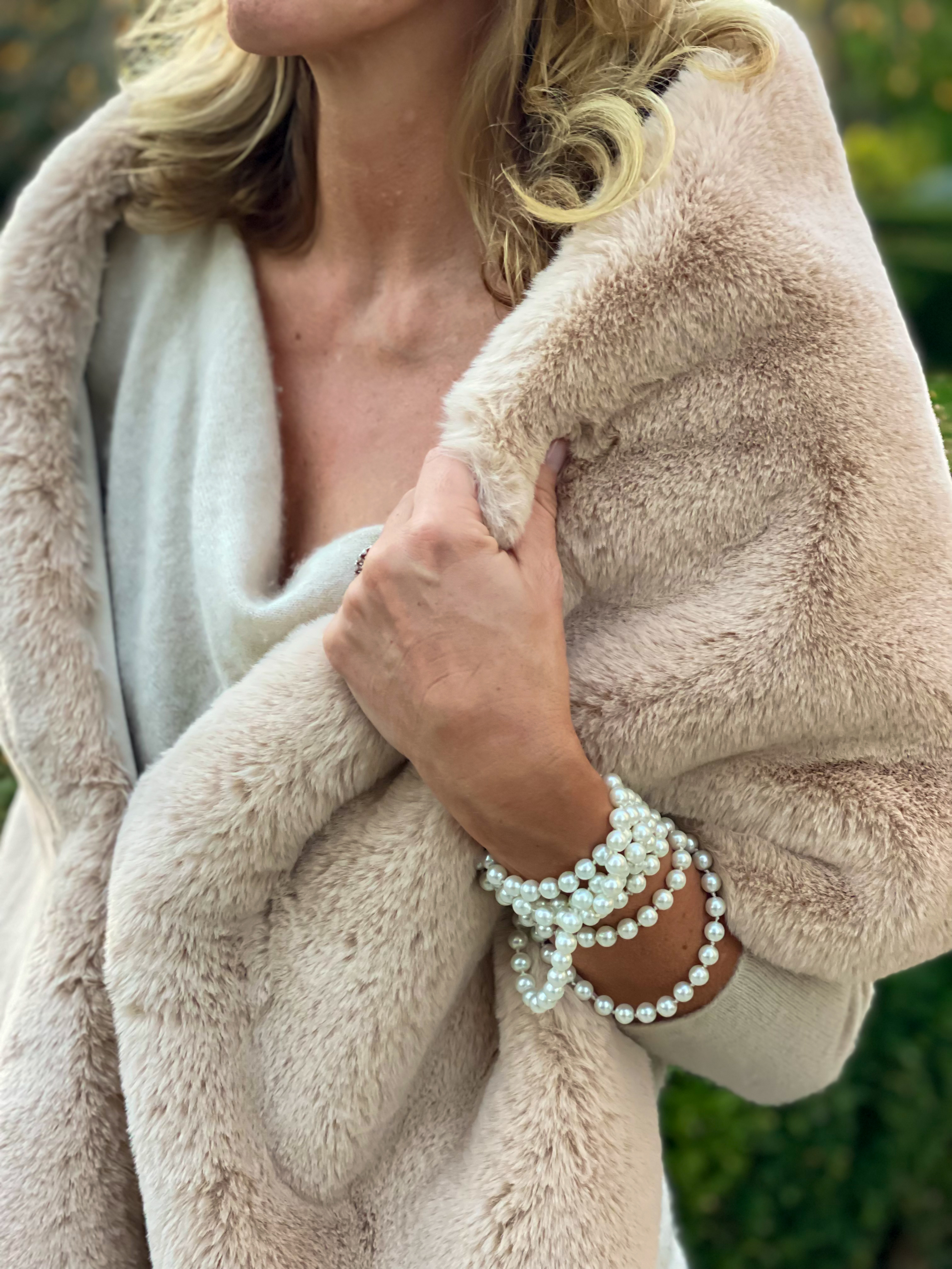 my midlife fashion, Helen Moore faux fur stole
