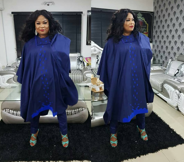 Sola Sobowale rocks Agbada to Future Awards and she looks all shades of gorgeous (photos)