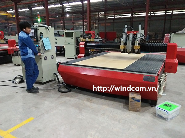 Máy CNC hút chân không 3 đầu thay dao tự động công nghệ mới nhất hiện nay 2