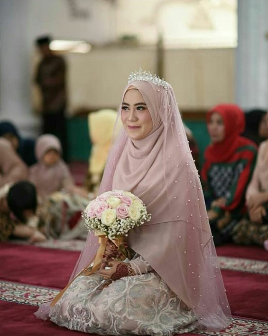 Hijab Pengantin Syari Menutup Dada Gambar Islami 