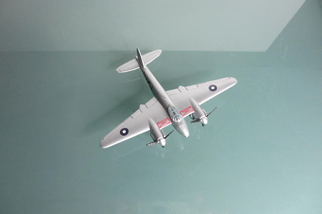 1/144 De Havilland Mosquito diecast metal aircraft miniature