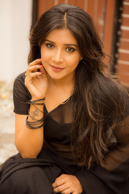 Sakshi Agarwal Latest Photoshoot Pics In Saree