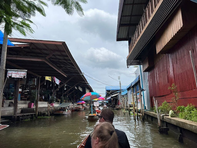 Damnoen Saduak floating market - Bangkok
