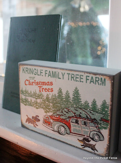 Christmas sign, twas the night before Christmas, antique book, TJMaxx, https://goo.gl/xpejCP