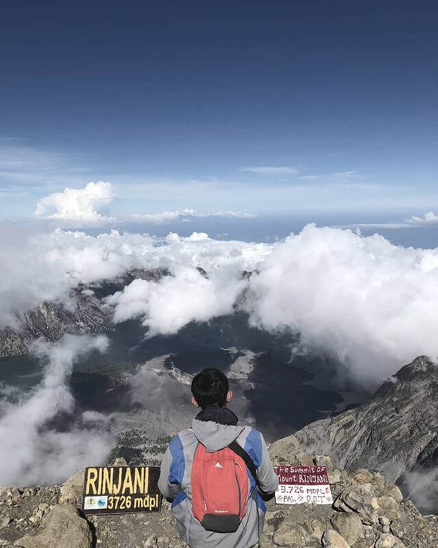 Puncak Gunung Rinjani - foto instagram prada_kusuma