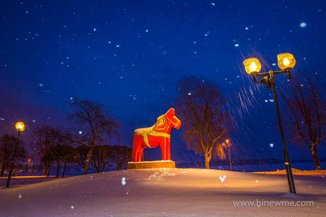 12Travel photograph skills of sunset landscape of magnificent mountains, clear sky in the snowing.