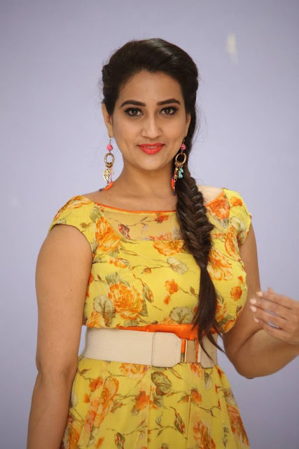 Telugu actress Mnajusha latest photos