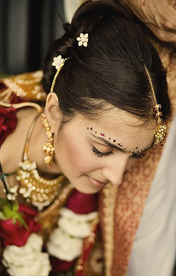 bridal hairstyle for indian wedding