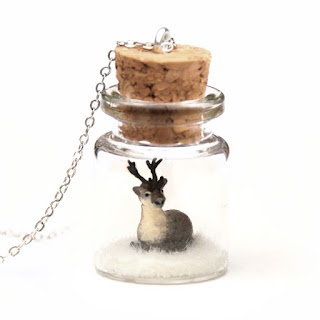 https://www.etsy.com/uk/listing/551565968/reindeer-necklace-winter-terrarium