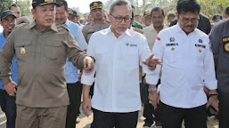 Gubernur Lampung Bersama Menteri Perdagangan dan Menteri Pertanian meninjau pengerjaan perbaikan jalan