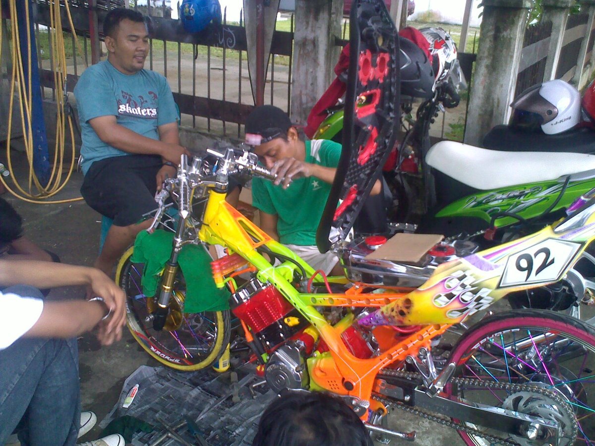 Motor Drag Race Balap Drag Liar Motor Drag Suzuki With Air Brush