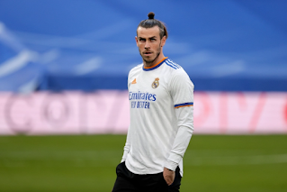 He played 290 minutes a season with Real Madrid.. Gareth Bale is determined to get out of the small door of the Santiago Bernabeu  Despite Real Madrid coach Carlo Ancelotti's statements that Gareth Bale should leave Real Madrid in a manner befitting his career, the Welsh star refuses to leave the small door of the Santiago Bernabeu.  And the latest chapters of Bale's crisis with the team was what Real Madrid announced today, Wednesday, in a statement on its website, that it was decided "at the last minute" that Bale would be absent from today's match.  Real Madrid said, "Bale will not participate in tonight's match against Osasuna," in the 33rd round of the Spanish Football League.  Gareth Bale, 32, played only 290 minutes with Real Madrid in all competitions this season, and scored one goal in 7 matches, including 4 matches in which he participated in the starting lineup.  Bale will leave Real Madrid when his contract expires in June.  And Robert Page, who is coach of the Wales national team, recently said that Bale will "definitely" continue his career at club level next season, as he looks forward to participating in the World Cup in Qatar.  Real Madrid is 15 points ahead of its closest rivals at the top of the Spanish League, and will take another huge step towards winning the league title for the 35th time in its history, in the event of a victory over Osasuna.    “Security considerations” Israel may warn its citizens against traveling to the 2022 World Cup in Qatar Israeli media reported that the coming days may witness the issuance of a recommendation from the Counter-Terrorism Office, to warn the Israelis against traveling to Qatar to participate in the World Cup 2022. What is the story?  Israeli media reported on Tuesday evening that the coming days may witness the issuance of a recommendation from the Counter-Terrorism Office, to warn the Israelis against traveling to Qatar to participate in the World Cup 2022.  Israeli security concerns are growing about the possibility of Israelis being targeted in Qatar.  The Israeli National Security Council will hold a session to discuss this point next week, at a time when sports tourism agencies estimate that between 25,000 and 30,000 Israelis intend to attend the World Cup in Qatar.  The Times of Israel considered that the geographical proximity between Qatar and Iran, and the possibility of hundreds of thousands of Iranian fans, may pose a threat to the presence of Israeli fans in Qatar.  While a security source told the Hebrew newspaper, "If no agreement is reached regarding Israeli security considerations, recommendations may be issued to avoid traveling to Qatar to attend the World Cup."