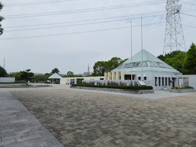 門真市・弁天池公園　エントランスと管理棟