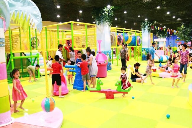 Trẻ em thoả sức giải trí tại khu vui chơi Vinke của Vingroup