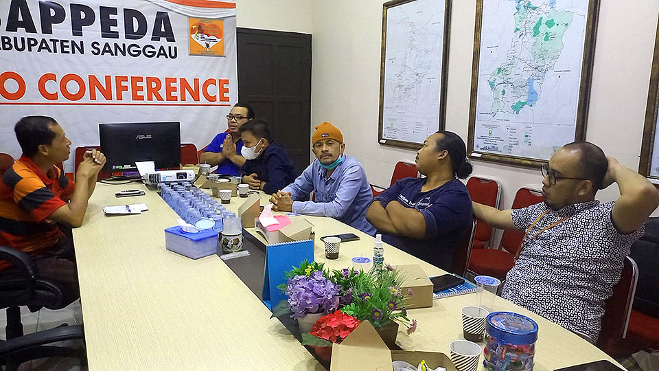 FOTO: Diskomifo Sanggau Adakan Rapat Evaluasi Tanun 2022 Bersama Awak Media