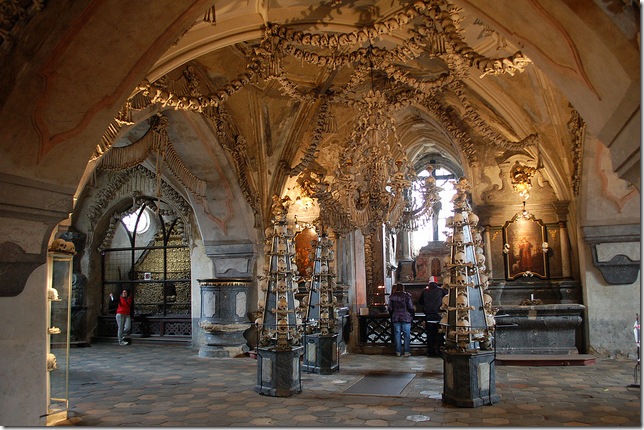 sedlec ossuary entrance