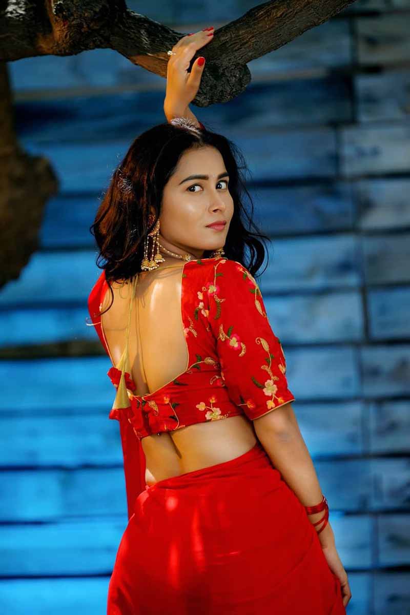 Actress Kanchan Bamne Latest Hot Photos in Red Saree