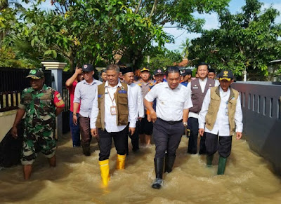Pj Gubernur Banten Tinjau Banjir Di Desa Tanjung Burung
