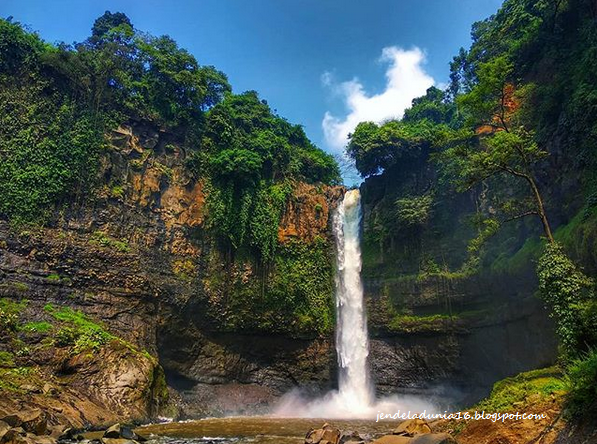 [http://FindWisata.blogspot.com] Air Terjun Coban Baung, Air Terjun Yang Sangat Indah Akan Alamnya Dan Tempat Wisata Yang Sangat Cocok Untuk Mencari Ketenangan