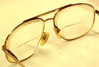 4 Jenis Cacat Mata dan Lensa Kacamata  Yang Dibutuhkan 