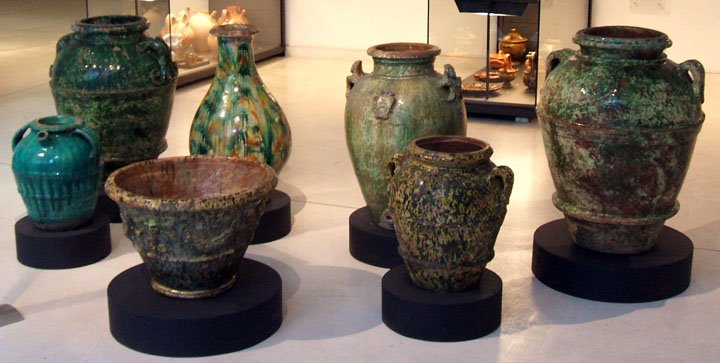 Urns/ Thomas Schutte