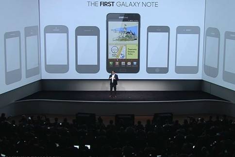 Empat tahun yang kemudian yakni awal sejarah Samsung Galaxy Note mulai diperkenalkan Samsung Galaxy Note 5: Phablet Yang Dinantikan Para Fans!