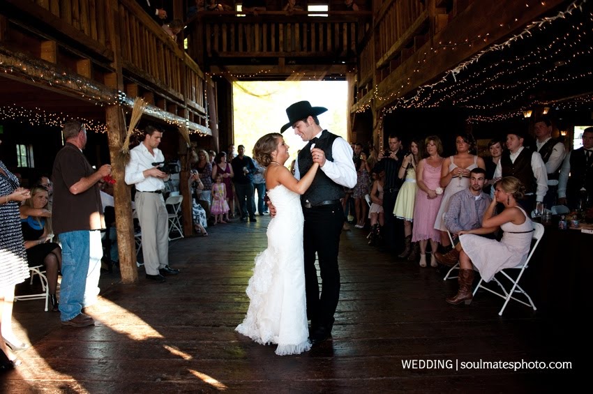 I LOVE this decorated barn What a great country venue Wine Roses 